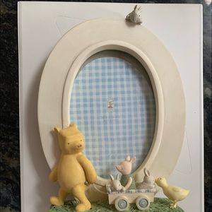 Never used Winnie the Pooh frame Michel Company Disney